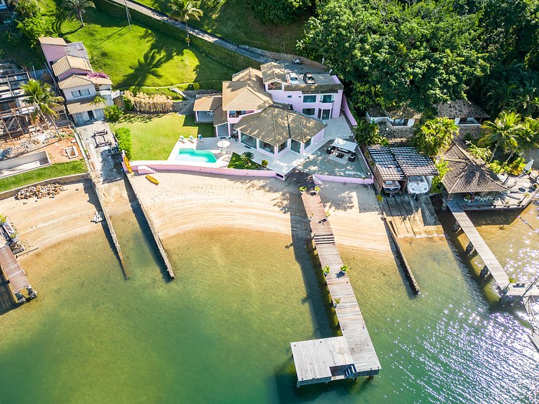 Oceanfront villa in Angra dos Reis - Ang023